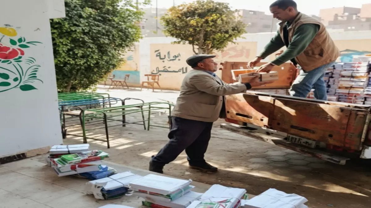 عاجل: وزارة التعليم تشدد على تسليم 100% من كتب الفصل الثاني - متابعة ميدانية فورية للمدارس!