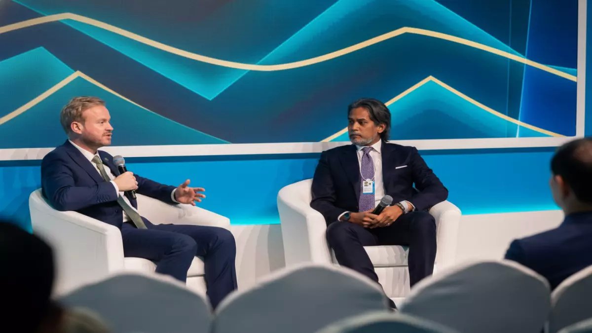 عاجل: رئيس الاستثمار السوري يكشف "انقلاب اقتصادي" جذري - شراكة مع شيفرون وقفزة الكهرباء من 3 لـ13 ساعة!