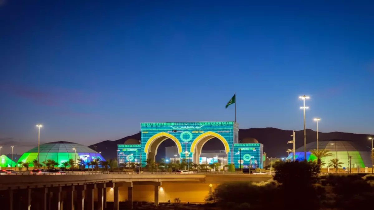 عاجل: الجامعة الإسلامية تكشف 8 أسلحة سرية ثورية - طائرات دون طيار وروبوتات ذكية تغير خريطة الدفاع!