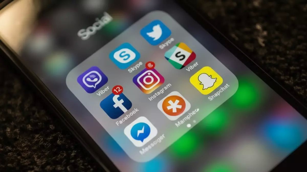 عاجل: ميتا تحذف نصف مليون حساب في أسبوع واحد... القصر يفقدون منصاتهم المفضلة إلى الأبد!