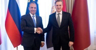 وزير الخارجية يلتقي رئيس وزراء جمهورية سلوفينيا
