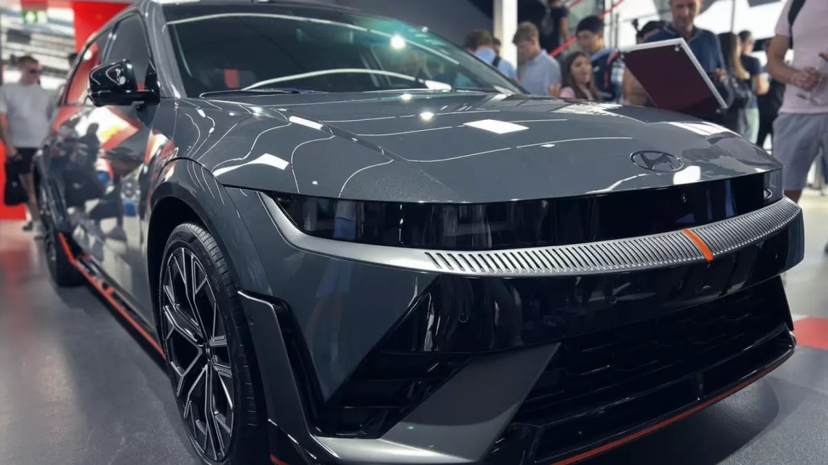 سرقة الأنظار في القاهرة: شاهد أول ظهور لـ هيونداي IONIQ 5 N كهربائية 2026... أقوى سيارة في تاريخها تنطلق من 0 لـ100 خلال 3.4 ثانية!