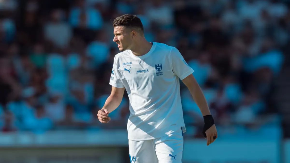 عاجل: صفقة الحمدان تنتظر الحسم النهائي... هل يواجه الاتحاد بقميص النصر الجمعة؟