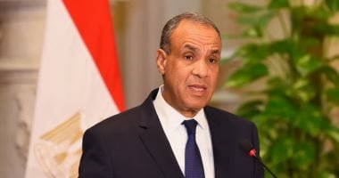 وزير الخارجية يبحث جهود خفض التصعيد فى المنطقة مع نظيره العمانى