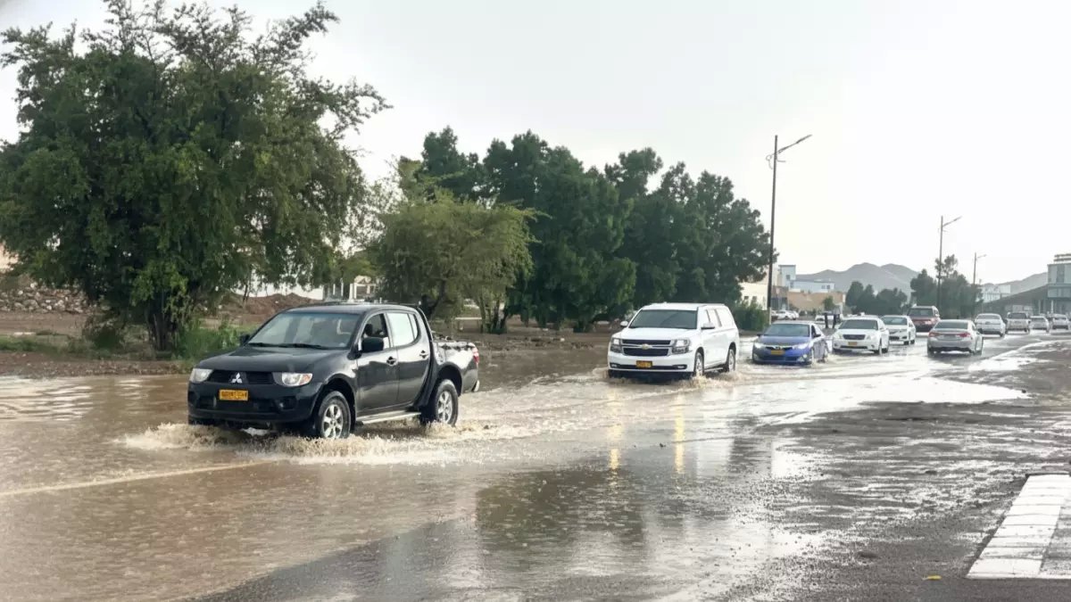 عاجل: منخفض جوي خطير يضرب 7 محافظات عمانية… أمطار تستمر 48 ساعة وتحذيرات رسمية من هيئة الطيران!