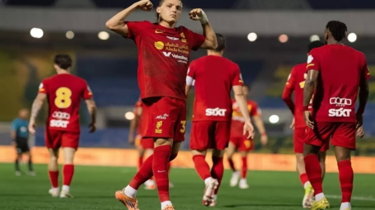 عاجل: 3 معارك نارية تحدد مصير الفرق في دوري روشن... القادسية يواجه تحدي البقاء في المقدمة!