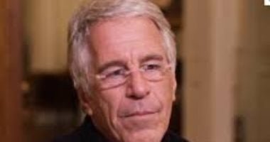 CNN: اسم وزير البحرية الأمريكى ورد فى قائمة ركاب طائرة إبستين الخاصة