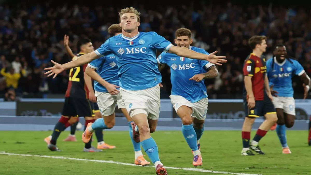 عاجل: نابولي بطل إيطاليا في اختبار الحياة أو الموت أمام جنوى... هل ينهار حلم دوري الأبطال؟