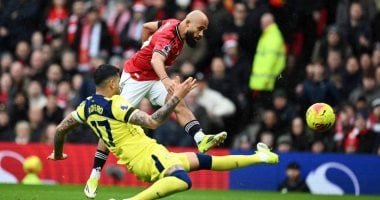 هدف وبطاقة حمراء.. مان يونايتد يتقدم على توتنهام فى الشوط الأول.. فيديو