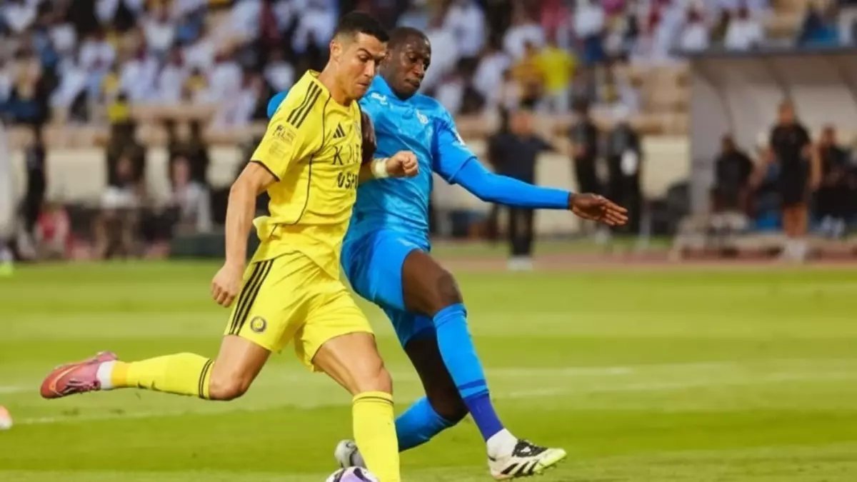 عاجل: النصر يقرر التخلي عن رونالدو نهائياً... والصراع محتدم بين صلاح وفرنانديز لخلافته!