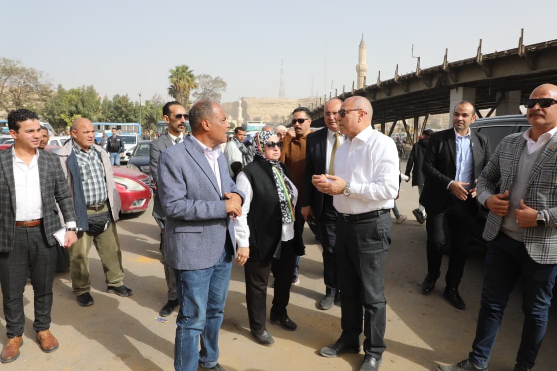  محافظ القاهرة يتفقد ميدان السيدة عائشة  (1)