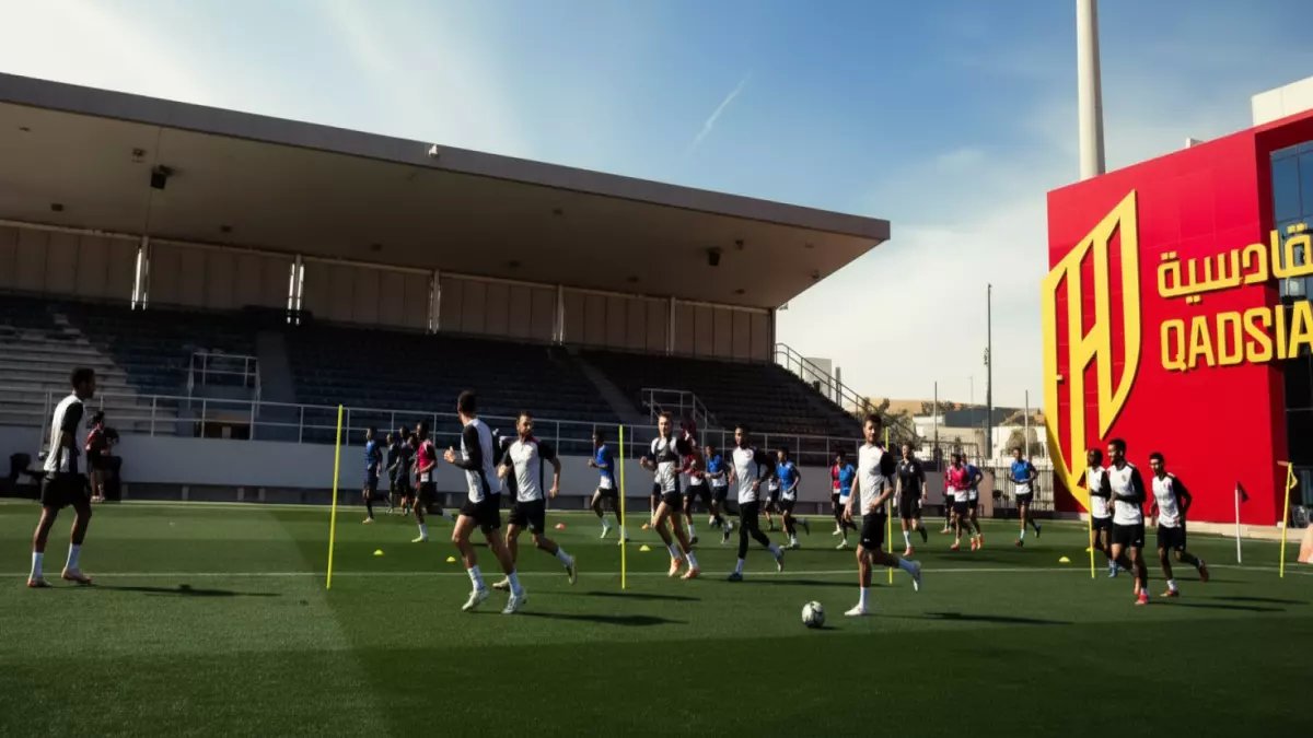 عاجل: معركة نارية في الدوري السعودي... القادسية يقتحم عرين الفتح والشباب في مواجهة مصيرية!