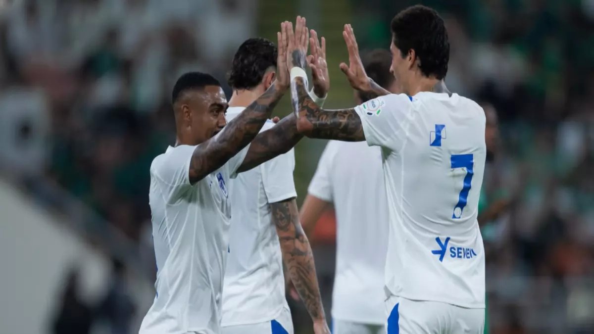 عاجل: 6 مباريات نارية تنتظر الهلال في فبراير... هل ينجو الزعيم من فخ المنافسين؟