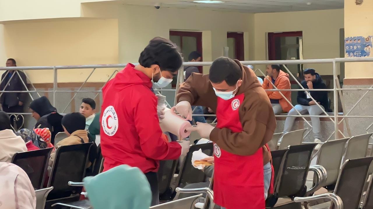 إطلاق قافلة زاد العزة الـ 133 الى غزة بحمولة  7500 طن مساعدات واستقبال الجرحى المصابين (2)