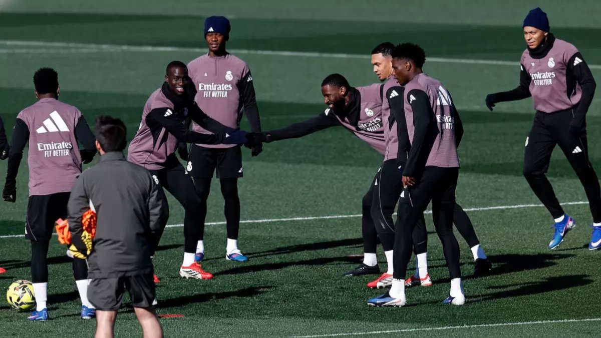 عاجل: ريال مدريد يستعيد نجمه بعد 31 يوماً من الغياب... ولكن مبابي وحيداً في مهمة مستحيلة ضد فالنسيا!