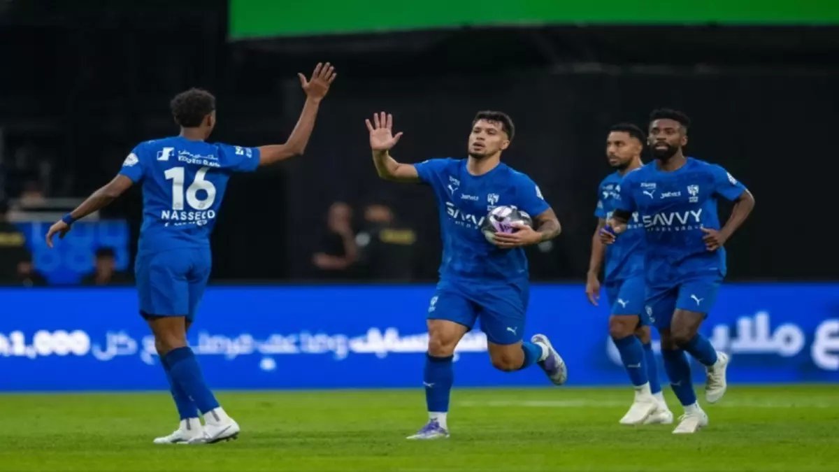 عاجل: إنزاغي يصدم جماهير الهلال بقرار غريب... 3 نجوم خارج معركة شباب الأهلي رغم جاهزيتهم!