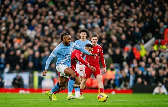 التحامات قوية خلال المباراة