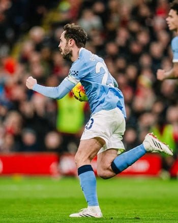 احتفال برناردو سيلفا بالهدف