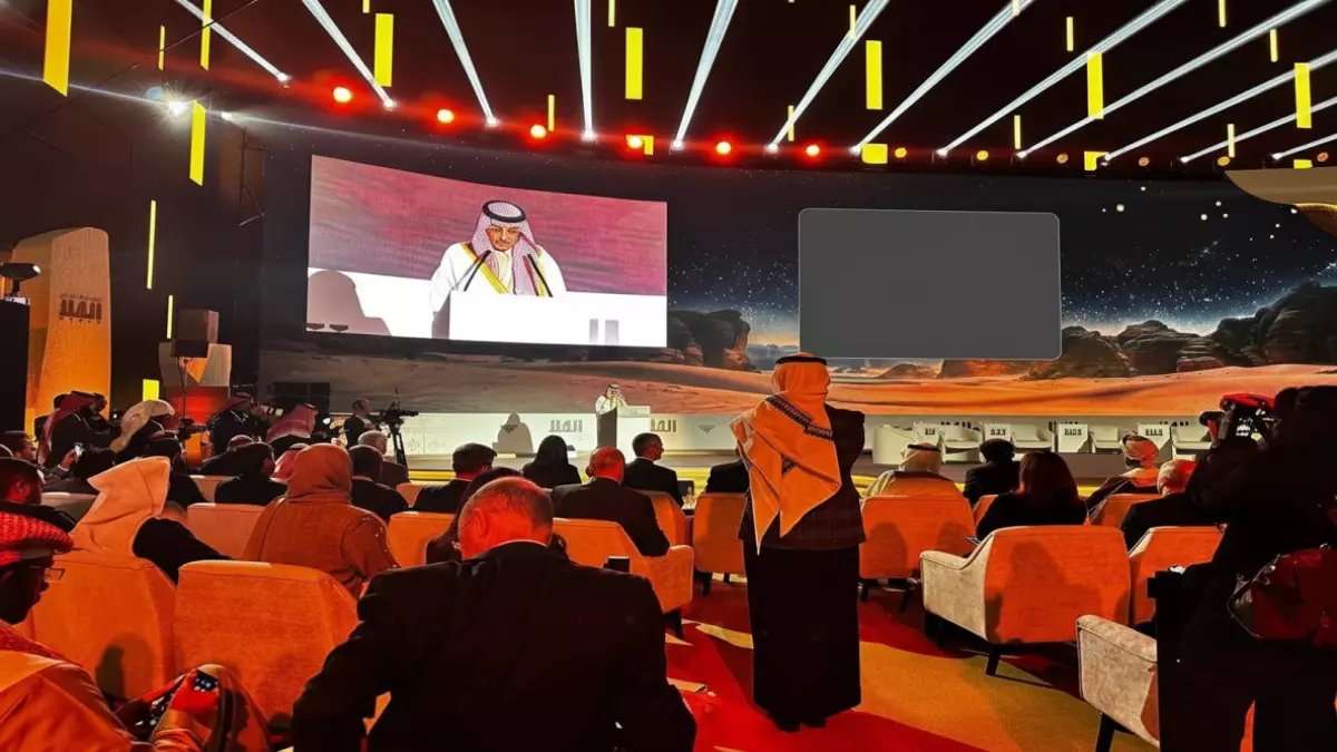 عاجل: وزير المالية السعودي يكشف الحقيقة الصادمة - 10 دول ناشئة تتحكم بنصف اقتصاد العالم!