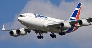 كوبا تعلن تعليق إمدادات الوقود للطائرات لمدة شهر بسبب أزمة الطاقة