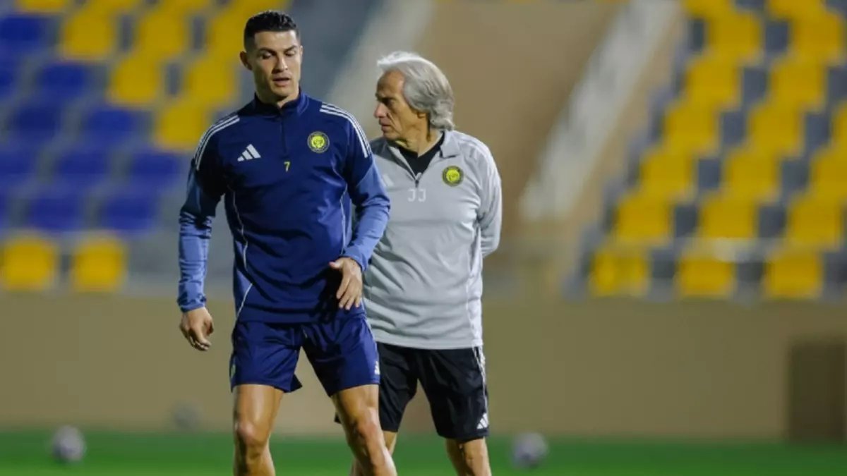 عاجل: رونالدو يعود للتدريبات وسط أزمة مع المدرب... هل سيسافر مع النصر أم يفاجئ الجميع؟