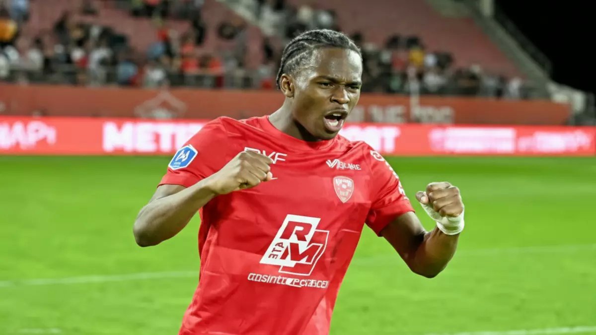 عاجل: ميسي الجديد ينضم لنيوم! موهبة فرنسية عمرها 17 عاماً تشعل الدوري السعودي