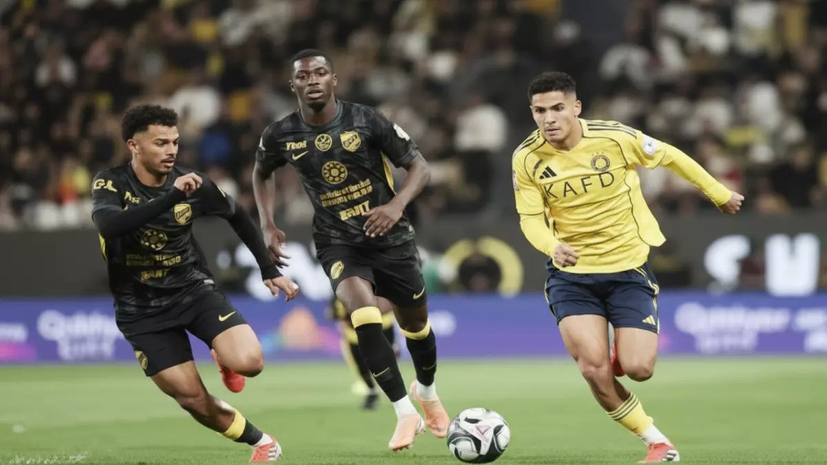 عاجل: رونالدو في حالة غضب شديد ويطالب بالمساواة... والمصدر النصراوي يكشف: «لا يمكن التنبؤ بخطوته القادمة»!