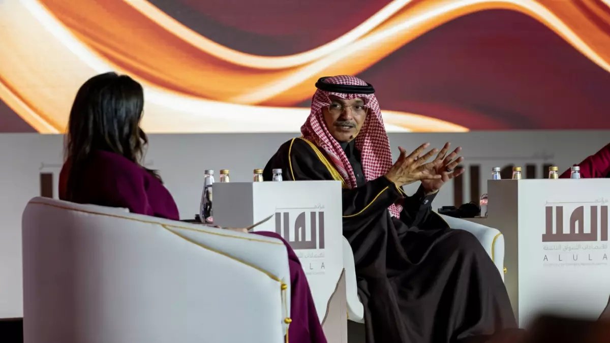 87% نجاح مذهل: وزير المالية السعودي يكشف السر وراء معجزة رؤية 2030... ويوجه رسالة نارية للعالم!