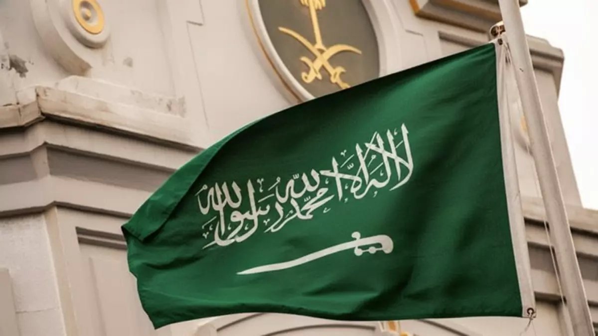 عاجل: السعودية تُصدر أحكام صادمة ضد 22 مصرياً... غرامات تصل لمليون ريال وأحكام بالسجن!