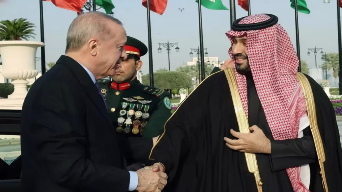 عاجل: محور الرياض-أنقرة يولد من جديد... تحالف عسكري سري يضم باكستان ومشروع مقاتلة خارقة!