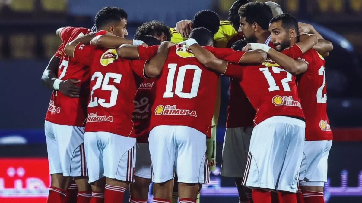 عاجل: عمرو الحديدي يكشف سر الصفقة التي ستُغير وجه الأهلي - "هذا اللاعب سيصدم الجماهير!"