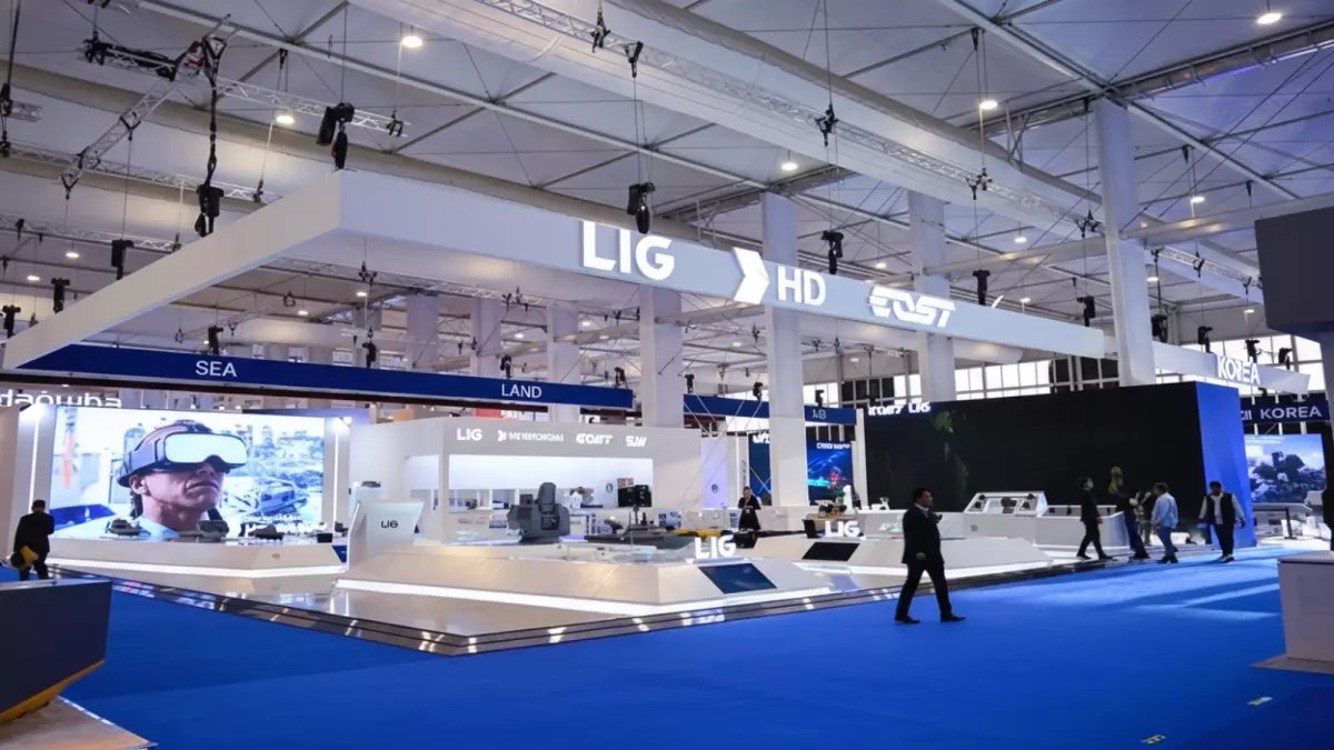 عاجل: عمالقة التقنية الكورية تكشف أسلحة المستقبل في الرياض... 770 شركة من 76 دولة تتسابق!