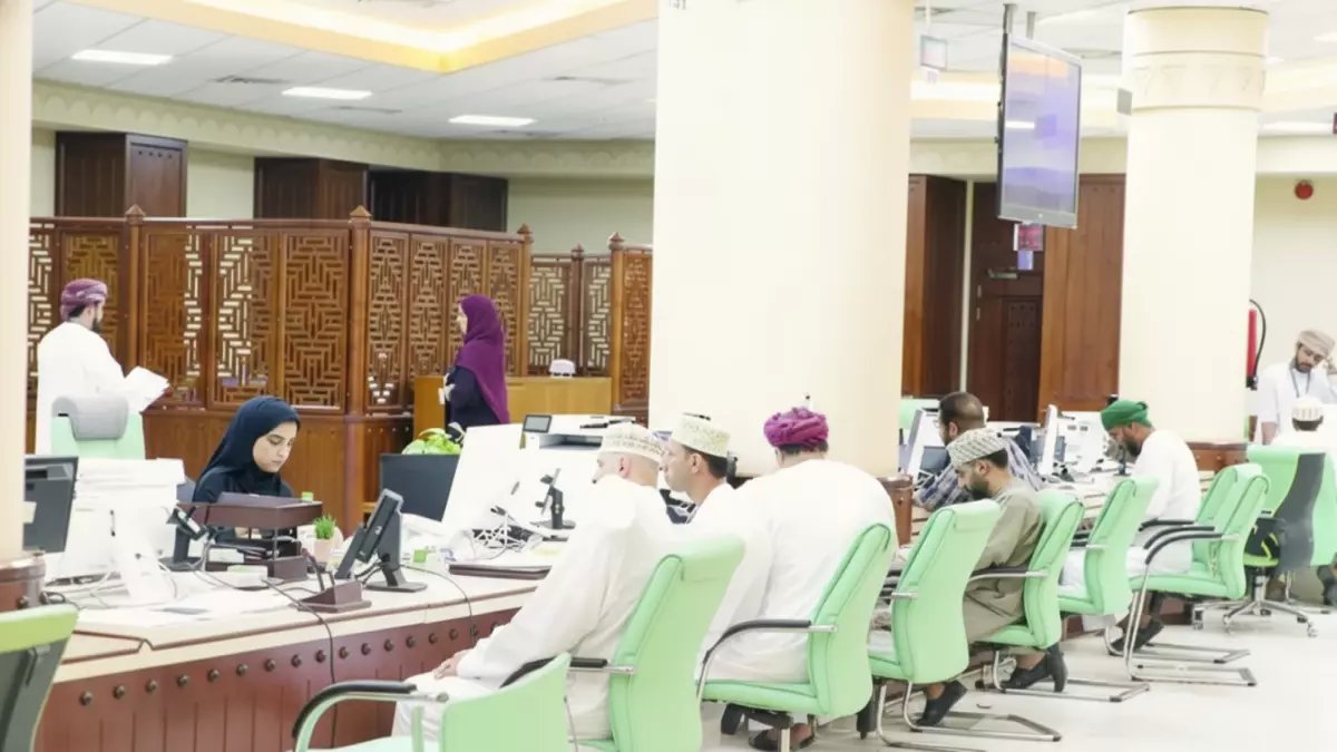 عاجل: وزارة العمل في عُمان تصدم الجميع بتحديد ساعات رمضان الجديدة… هل تتأثر وظيفتك بهذا القرار؟