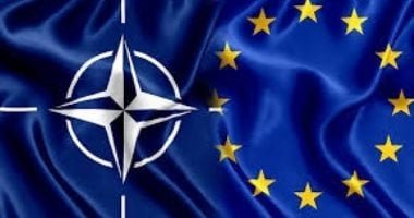 السفير الأمريكي لدى الناتو: الولايات المتحدة ستبقى موجودة مع الحلف