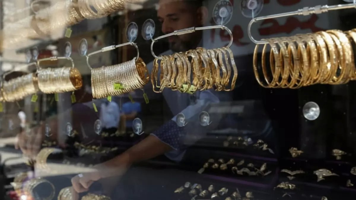 عاجل: الذهب ينهار بـ 20 جنيه في ساعات… هل تخسر استثماراتك وسط صدمة الأسعار؟