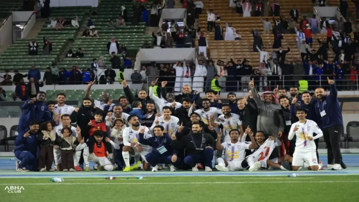 عاجل: أبها يسحق الزلفي ويبتعد بالصدارة... والدرعية يحطم الجندل بـ 4 أهداف نظيفة!