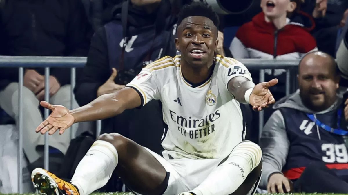 عاجل: رئيس فلامنجو يقطع الطريق نهائياً على عودة فينيسيوس جونيور… ويعلن السبب الصادم الذي يمنع الصفقة!