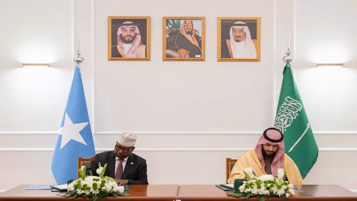 عاجل: السعودية والصومال توقعان اتفاقية عسكرية صادمة... هل تعيد تشكيل خريطة القرن الأفريقي؟
