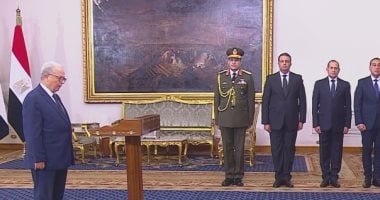 حسين عيسى يؤدى اليمين الدستورية نائبا لرئيس مجلس الوزراء للشئون الاقتصادية