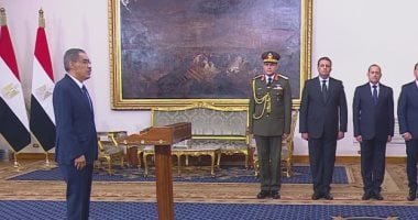 ضياء رشوان يؤدى اليمين الدستورية وزيرا للدولة للإعلام أمام الرئيس السيسى