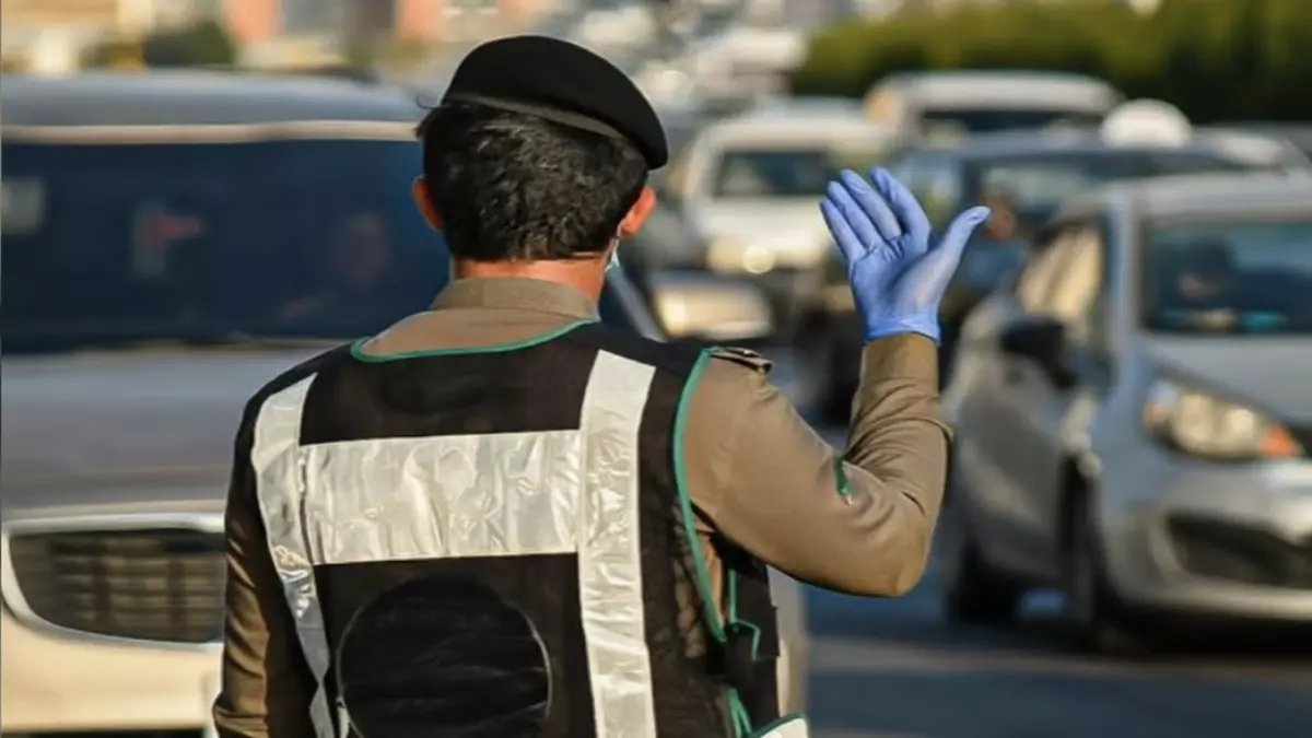 عاجل: المرور تعلن غرامات صادمة 900 ريال لسيارتك إذا كانت تلوث البيئة - هل مركبتك آمنة؟