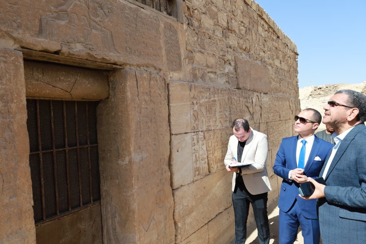 النيابة الإدارية تُعاين مقبرة «خنتي كا» بسقارة وتُصدر قرارات عاجلة (4)