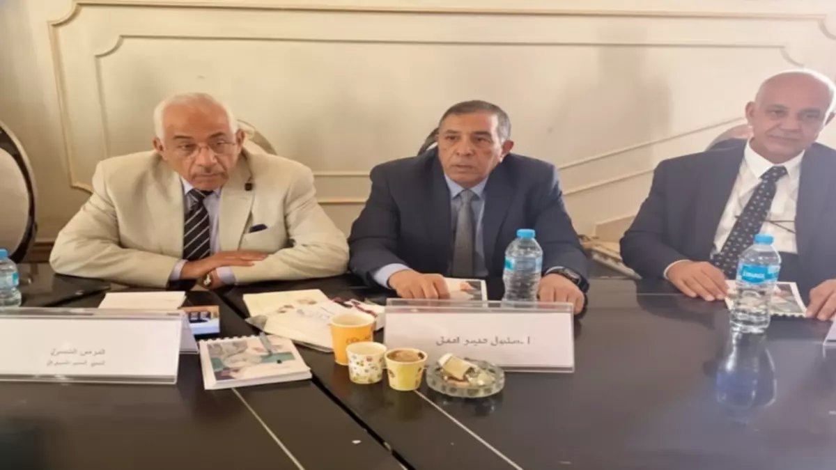 عاجل: "من الصعيد نبدأ"... اتحاد المستثمرين يدشن ملفاً خاصاً لحكومة مدبولي الجديدة - هل تنهي البيروقراطية معاناة مستثمري أسيوط؟