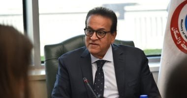 خالد عبد الغفار يجتمع بقيادات وزارة الصحة فى أول يوم عمل بعد تجديد الثقة