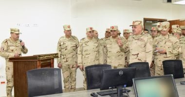 الفريق أحمد خليفة يتفقد الأكاديمية العسكرية للدراسات العليا والاستراتيجية