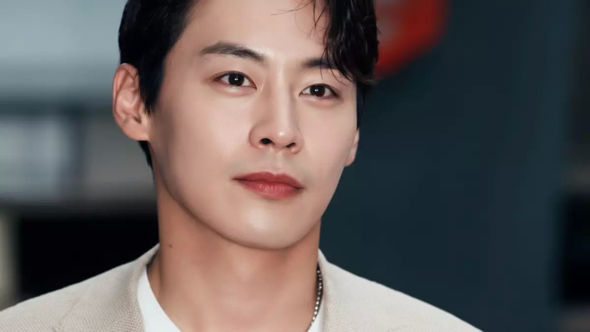 صادم: وفاة النجم الكوري جونغ أون وو بعد منشور غامض عن "الموت والحنين" - صدمة في عالم الدراما!