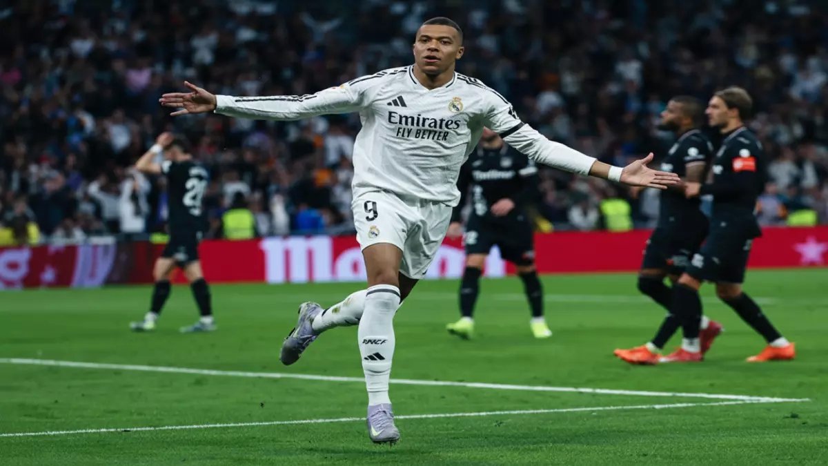 عاجل: الزمالك يضع محمود جهاد في 'المقصلة'... هل ينقذ نفسه من الطرد؟