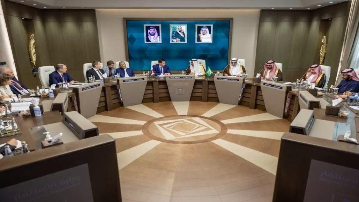 عاجل: السعودية وروسيا تتفقان على صفقات بمليارات الدولارات... هل تغيّر خريطة التجارة العالمية؟