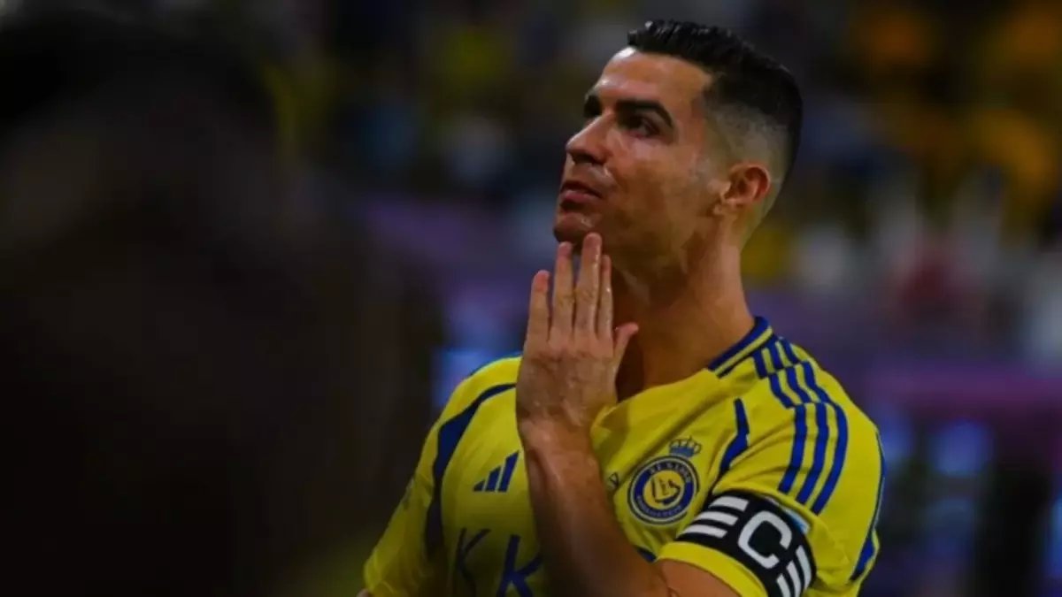 عاجل: النصر يصرف الرواتب كاملة ورونالدو يستعد للعودة النارية ضد الفتح... الجماهير في حالة هستيريا!