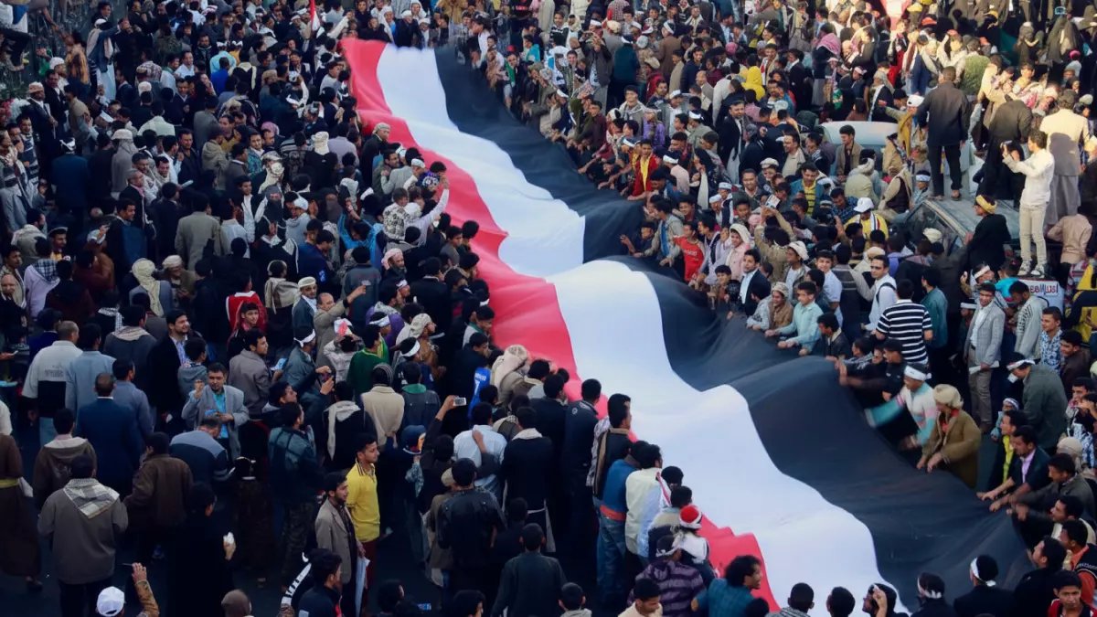 عاجل: بعد 15 عاماً من ثورة فبراير.. صدمة مؤلمة في رؤية الشباب اليمني للوطن!